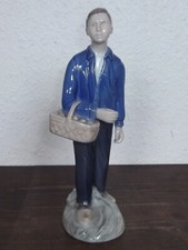 DEKORATIVE PORZELLANFIGUR "JUNGE MIT KORB" NR.2357 VON BING&GRÖNDAHL #9499