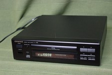 ONKYO C-711  CD-Player     ***