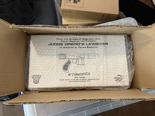 Judge dredd lawgiver - judge,