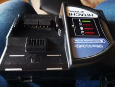 Hitachi Hikoki UC 18YRSL Lithium-Ionen Akku-Ladegerät.