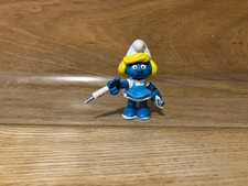 Schlumpf Figur Peyo. Schlumpfine Krankenschwester.