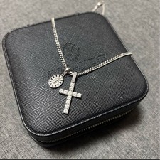 Avalanche 10K Weißgold Kreuz