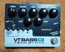 Tech21 SansAmp Character Series VT Bass DI Preamp Pedal inkl. Batterie