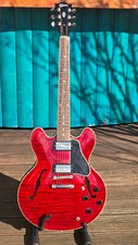 Gibson ES 335 Wine Red figured maple