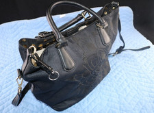 Schöne Desigual Handtasche ca35 cm lang , ca26 cm hoch , ca 25,5 cm tief