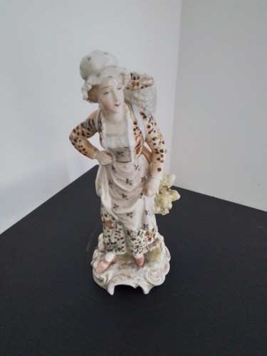 Porzellanfigur cm korb - 19,5,