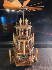 Pyramide Seiffen, vierstöckig, 46cm hoch, NEU, unbespielt,