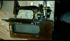 Alte (Reise?)Nähmaschine mit Handkurbel der Gebrüder Kayser