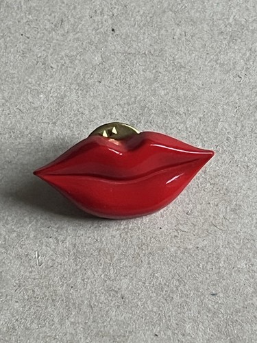Vintage pin kussmund kiss rot - pin,