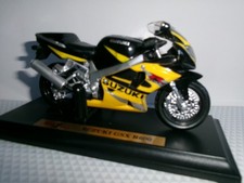 Suzuki GSX R  600  Schwarz Gelb-  1:18  Maisto mit Standplatte