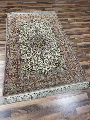 Isfahan 110 167 - 110,