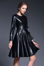 Damen Schwarzes Lederkleid
