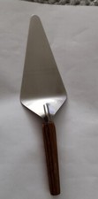 Schöner Tortenheber/Kuchenschaufel aus DDR Zeiten,mit hübschen Holzgriff 