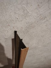 3 Sockelleisten aus PVC, jew. 2,52 m lang, 5,7 cm hoch