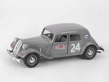 Bburago Burago Citroen T.A. 15 CV - Metallmodell 1:24, unbespielt, Vitrinenstück