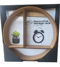 Dekoratives Wandregal von Home