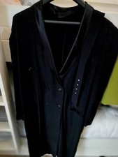 SCHWARZES KLEID SMOKING STYLE