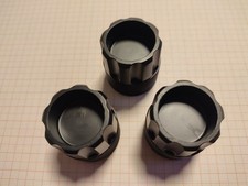 Thorens TD 126 MK III Chassiseinstelltöpfe mit guten Gewinden (siehe Fotos)