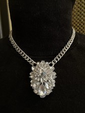 Modeschmuck Damen Halskette Anhänger Glitzer Steine Silber