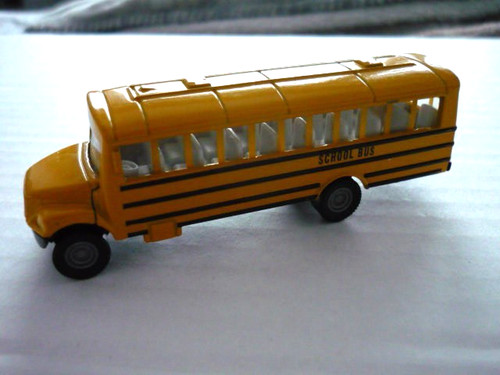School bus von siku - von, modellauto