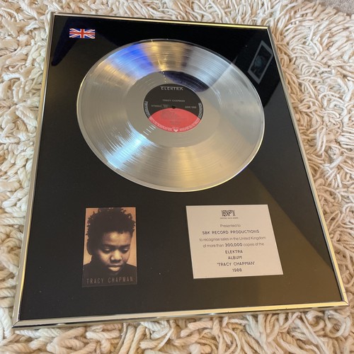 Bpi platinum disc music award - disc,