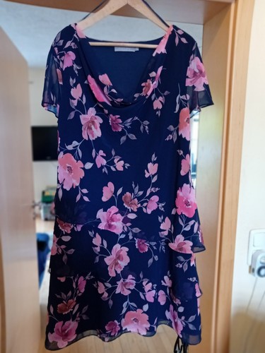 Cocktailkleid mit stufen - mit,