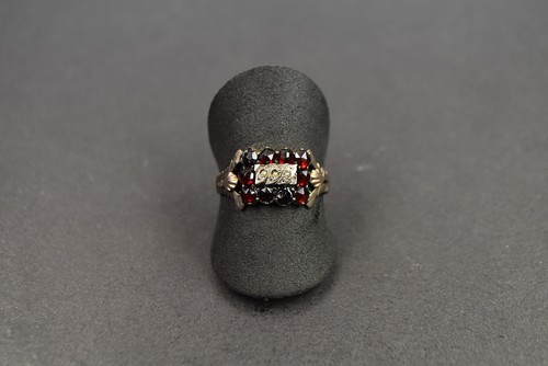 Antiker granatring mit - antiker,