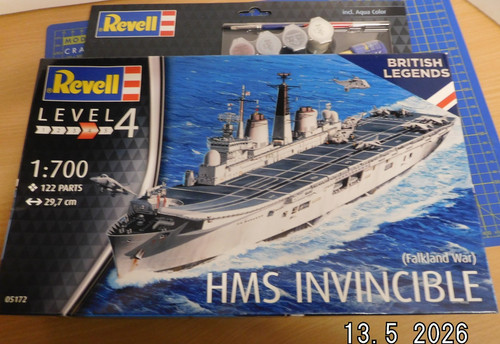 700 revell 05172 - 1:700, hms