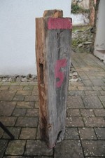 500 J.   Alter Holzbalken mit