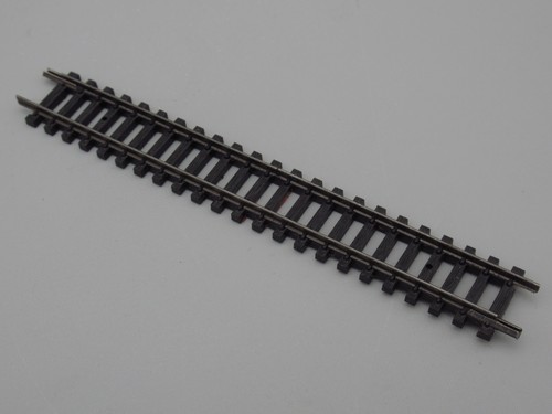 Gerade schiene 111 mit - gerade,