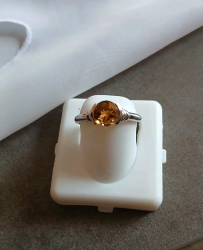 Schöner ring mit - 18,