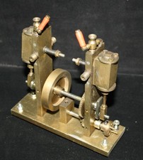 Schiffs-Dampfmaschine