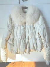 Prada Daunenjacke (kurz), Größe 44, in klassischem Weiß 