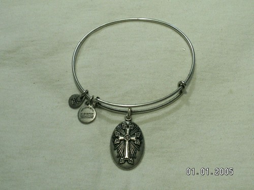 Alex and ani farbe - and,