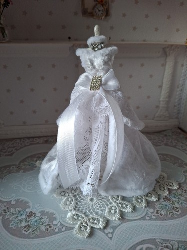 Puppehaus deko brautkleid - puppehaus,