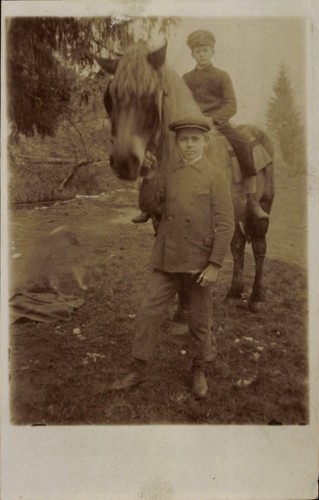 Foto zwei kinder - zwei, auf
