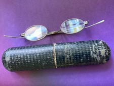 Antike Brille Schubertbrille Nickelbrille vor 1900 mit dem Original Brillenetui