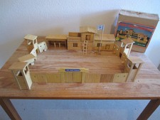 SISO FORT SHATTERHAND im OK DDR Western Cowboy Indianer Holz ohne Figuren