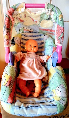 Puppenwippe mit baby - puppenwippe,