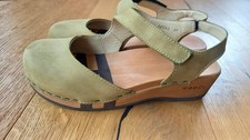 Schuhe Holzclogs Pantoletten Woody Nicole gr. 38 grün olive