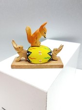 Emil Helbig Fuchs auf Ei mit