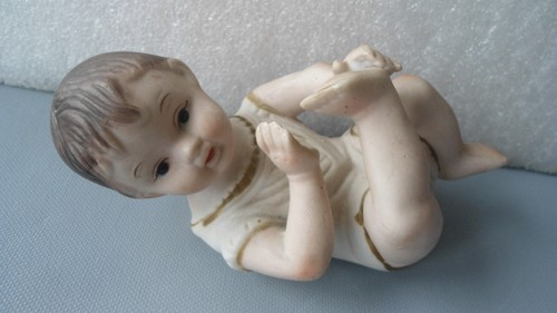 Piano baby porzellan figur - porzellan,