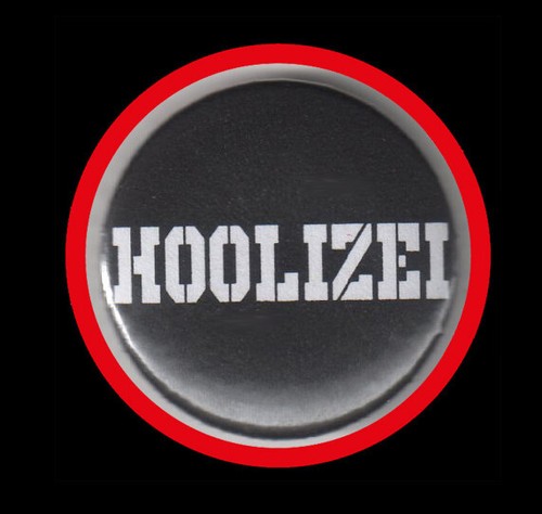 Hoolizei button - hoolizei, "button"