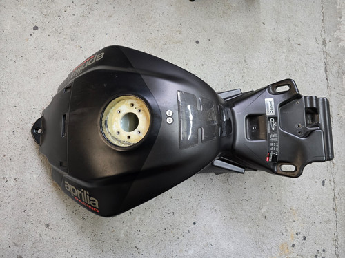 Aprilia rsv4 factory 2019 tank - factory,