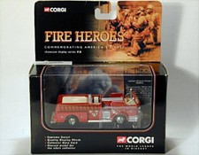 American La France 1960 Bethpage F.D. L=10 cm Corgi Feuerwehr -Showcase display 