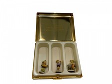 Hummel Figur Miniatur Metall 3 Stück je 2 cm & Dose 6 x 2 x 7,5 cm Zustand siehe