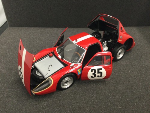 Minichamps 180646735 - 1:18,
