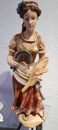 Liebliche holzfigur heilige - liebliche,