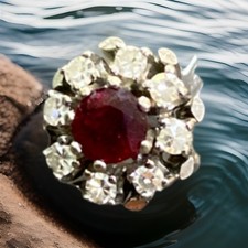 Ring in 750/18k 57 (18,1 mm Ø) Gold Weißgold 1 x Rubin 8 Brillanten 0,20ct