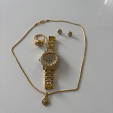 Schmuckset: Uhren, Ring, Kette, Brosche, Ohrringe